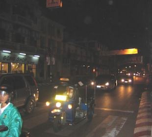 Die Strasse wo der Nachtmarkt zu Hause ist.