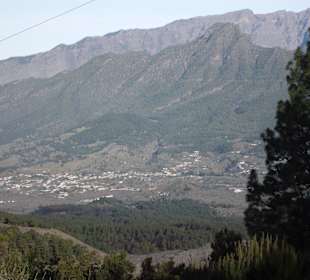 Blick zu Caldera