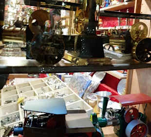 Altes Blechspielzeug