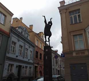 Памятник фонарщику