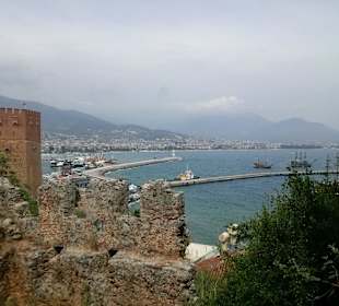 Турция. Аланья. Вид с Красной башни на порт.