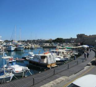 Mit dem Hop Bus in Rhodos Stadt unterwegs