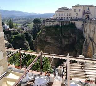Restaurant direkt an der Brücke