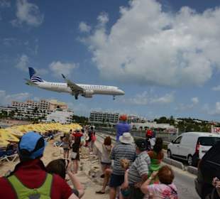 Flieger kurz vor der Landung