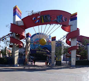 Eingang Disney Village