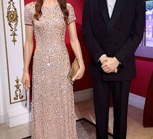 Madame Tussauds - diese beiden neben der Queen  