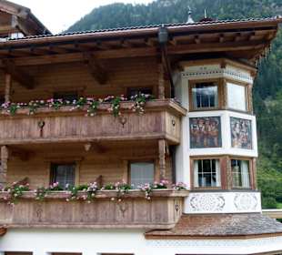 Hausfassade in Mayrhofen