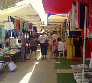 Basar an der Moschee