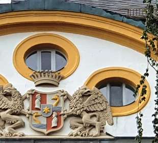 Das Wappen vom Schloss