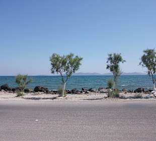 Uferstrasse mit Meerblick