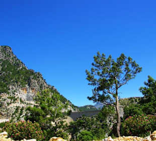 Abfahrt vom Staudamm