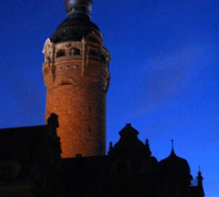 Turm des Neuen Rathauses bei Nacht