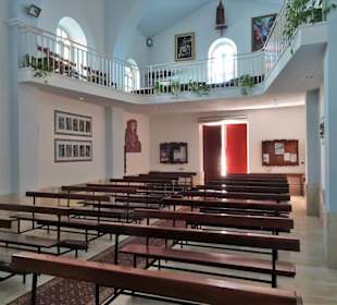 Blick in das Langhaus mit Empore