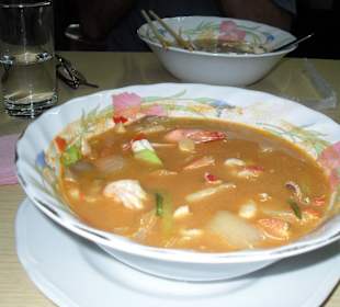 Tom yum goong soup bei Big MaMa