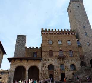 Blick auf die Geschlechtertürme