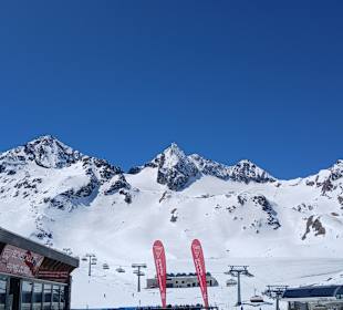 Aussicht aufs Skigebiet von der Terrasse!