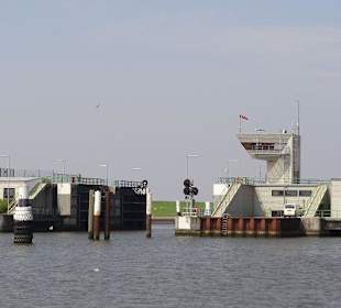 Blick zur Seeschleuse