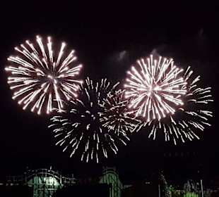 Das Eröffnungsfeuerwerk