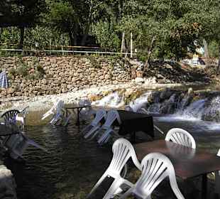 Restaurant entlang des Dimcay