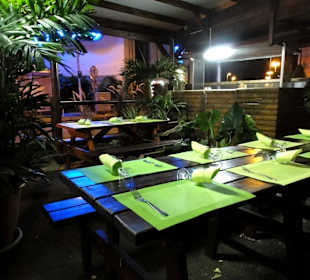 Terrassenplätze des "Chez Les Twins"