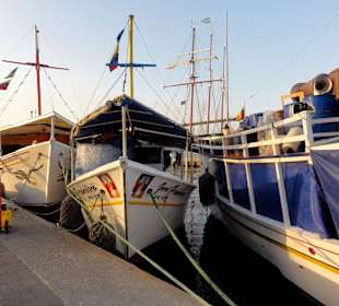 Die Boote des Floating Market