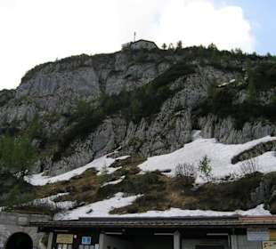 Blick vom Busparkplatz zum Kehlsteinhaus