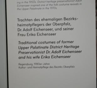 Hinweistafel für vorige Tracht