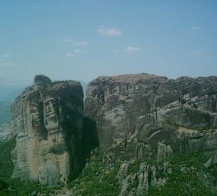 Meteora-Felsen bei den Klöstern
