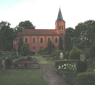 Friedhof mit Kirche