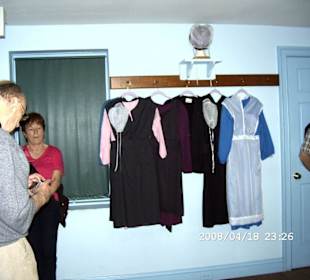 Kleidung der Armisch Frauen