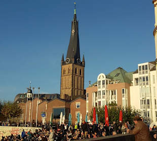 Viel los auf der Promenade