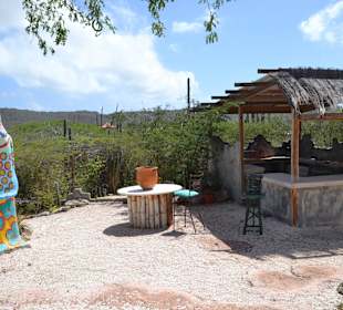 Kunstwerk im Gartendes Landhauses