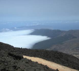 Pohlad z vrcholu sopky Teide