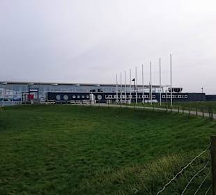 Vom unteren Parkplatz aus sehr weit 2015