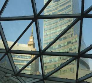 Blick durch das Glasdach der Goldenen Terrassen