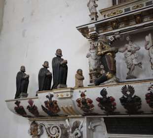 Altar Detail
