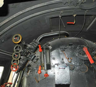 Steuerräder im Führerhaus