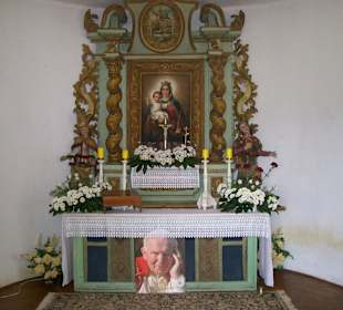 Wnętrze Kapliczki na Zadworzu 