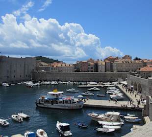 Stadthafen von der Mauer aus