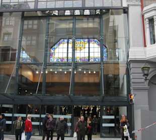 Eingang zur Markthalle
