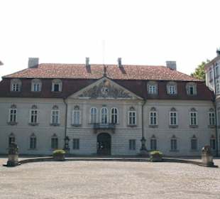 Pałac od strony frontowej