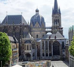Blick aus dem Rathaus auf den Dom