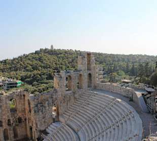 Góra Filopapu za teatrem