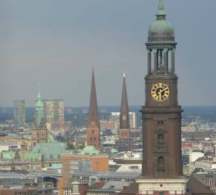Ausblick vom Penthouse Elb-Panorama, 20.Stock