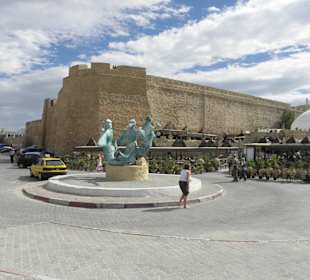 Meerjungfrauen vor der Medina von Hammamet