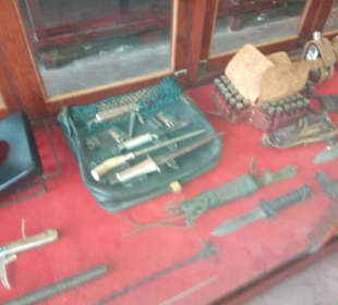 Dolche verschiedener Grössen