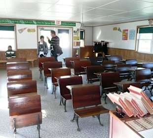 Schule Amish Farm & House