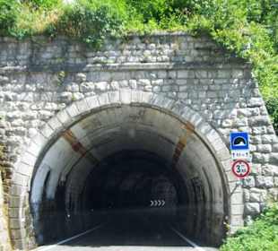 Sind die engsten Tunnel mit Kurve