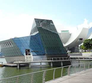 Blick vom Park hinter Hotel...