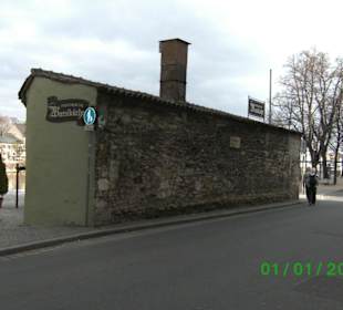 Rückseite mit Blick Richtung Fluss